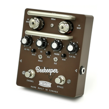 Load image into Gallery viewer, The Beekeeper - vacuum tube guitar preamp by Tubesteader